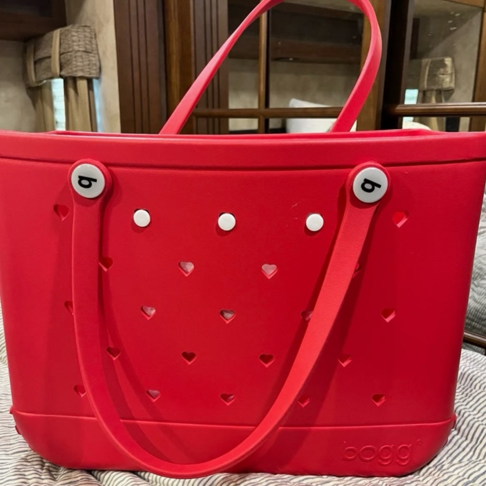 Red Bogg Bag (V-DAY24)